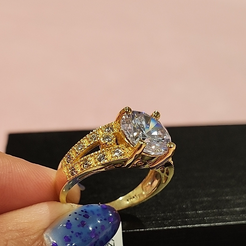 Elegant Gold and Silver Ring